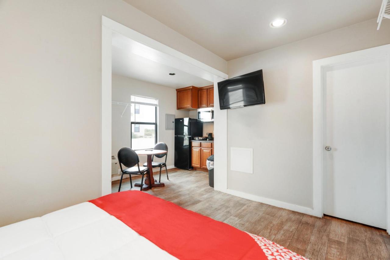 The Resource Inn -Big Lake Tx Экстерьер фото
