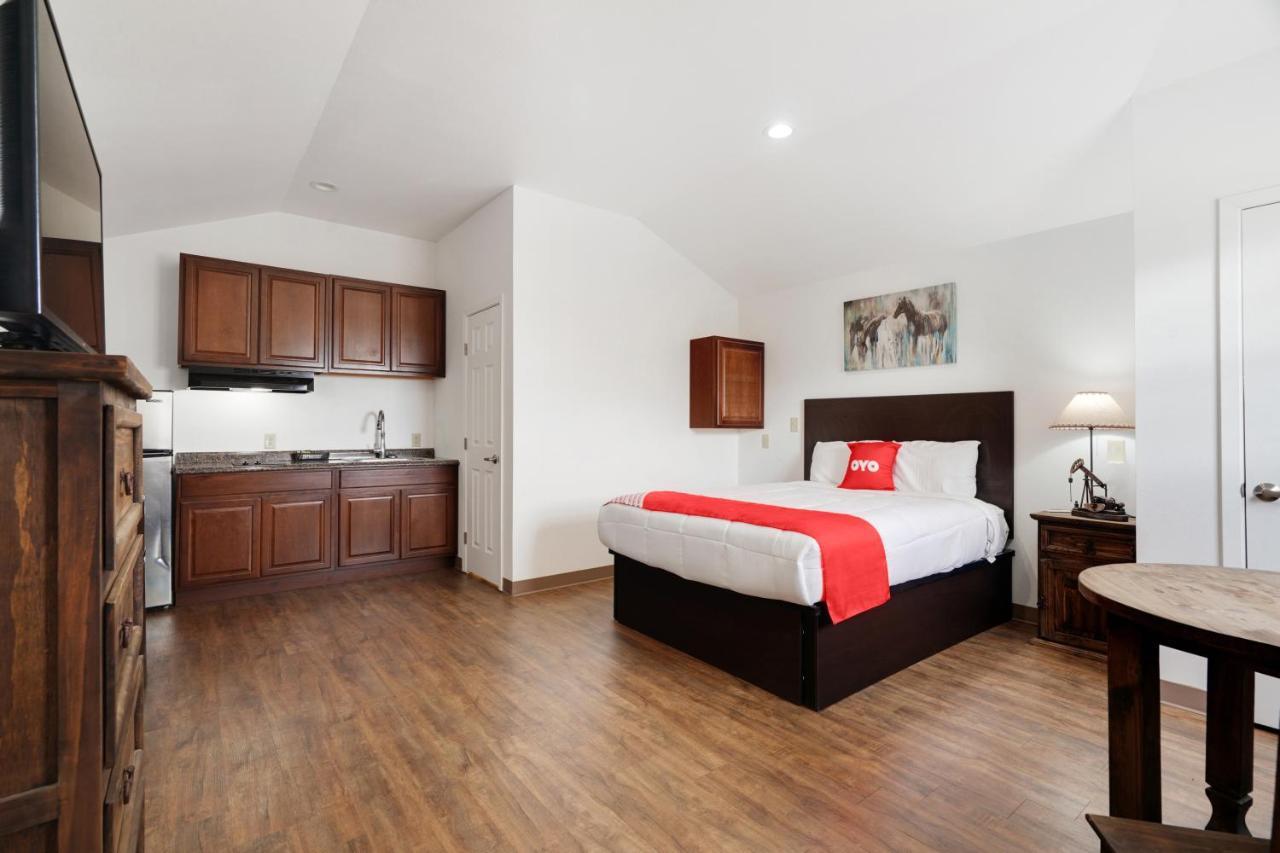 The Resource Inn -Big Lake Tx Экстерьер фото