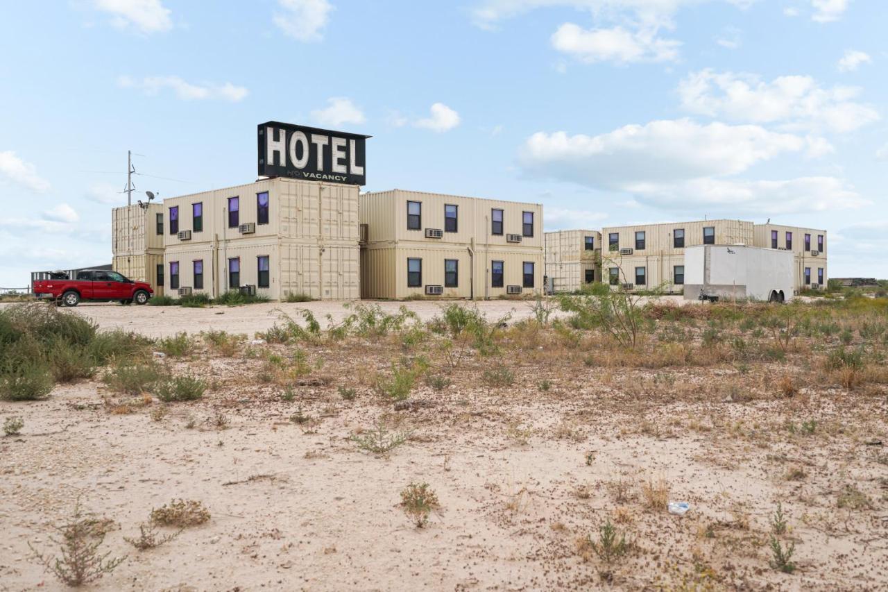 The Resource Inn -Big Lake Tx Экстерьер фото